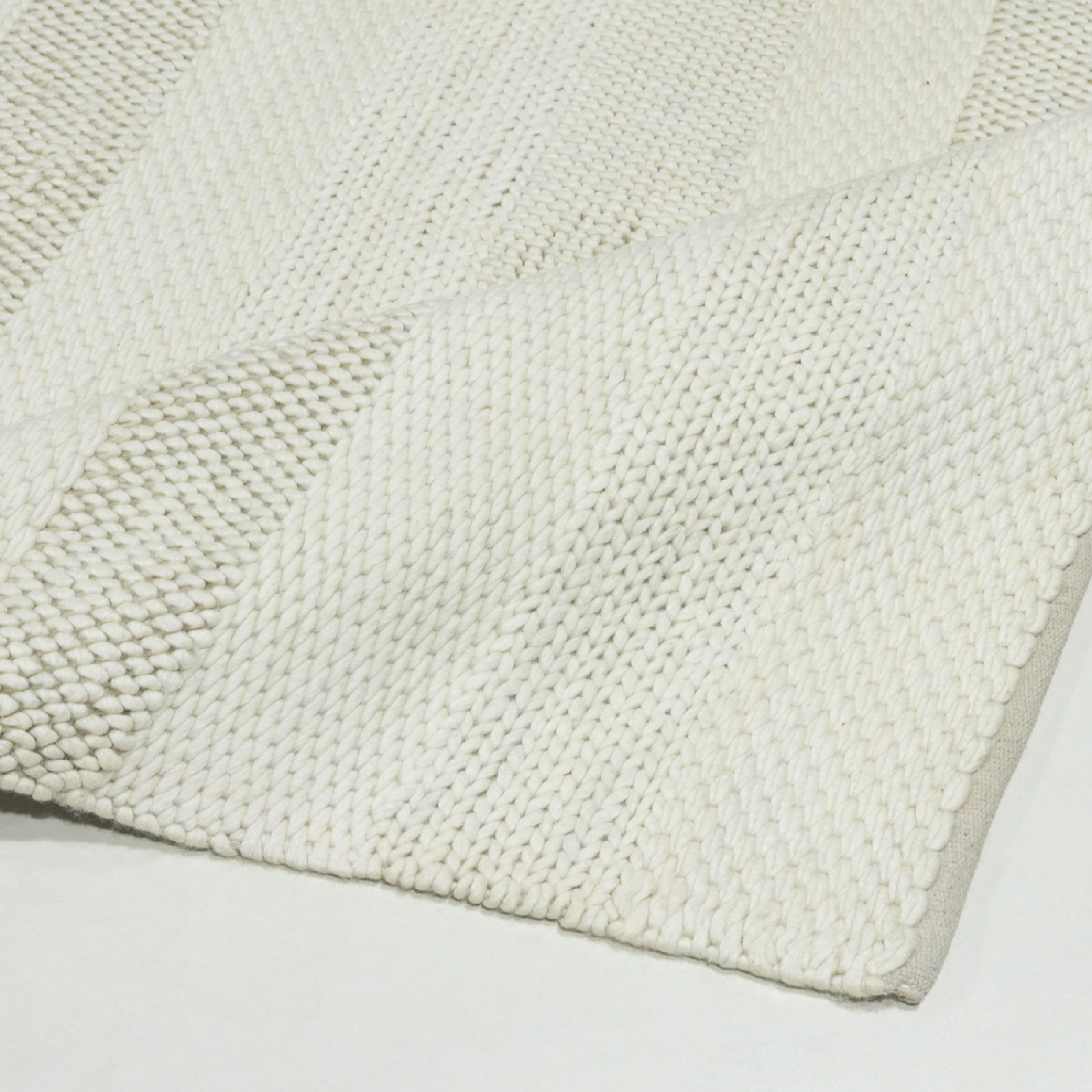 Thea Rug, 01