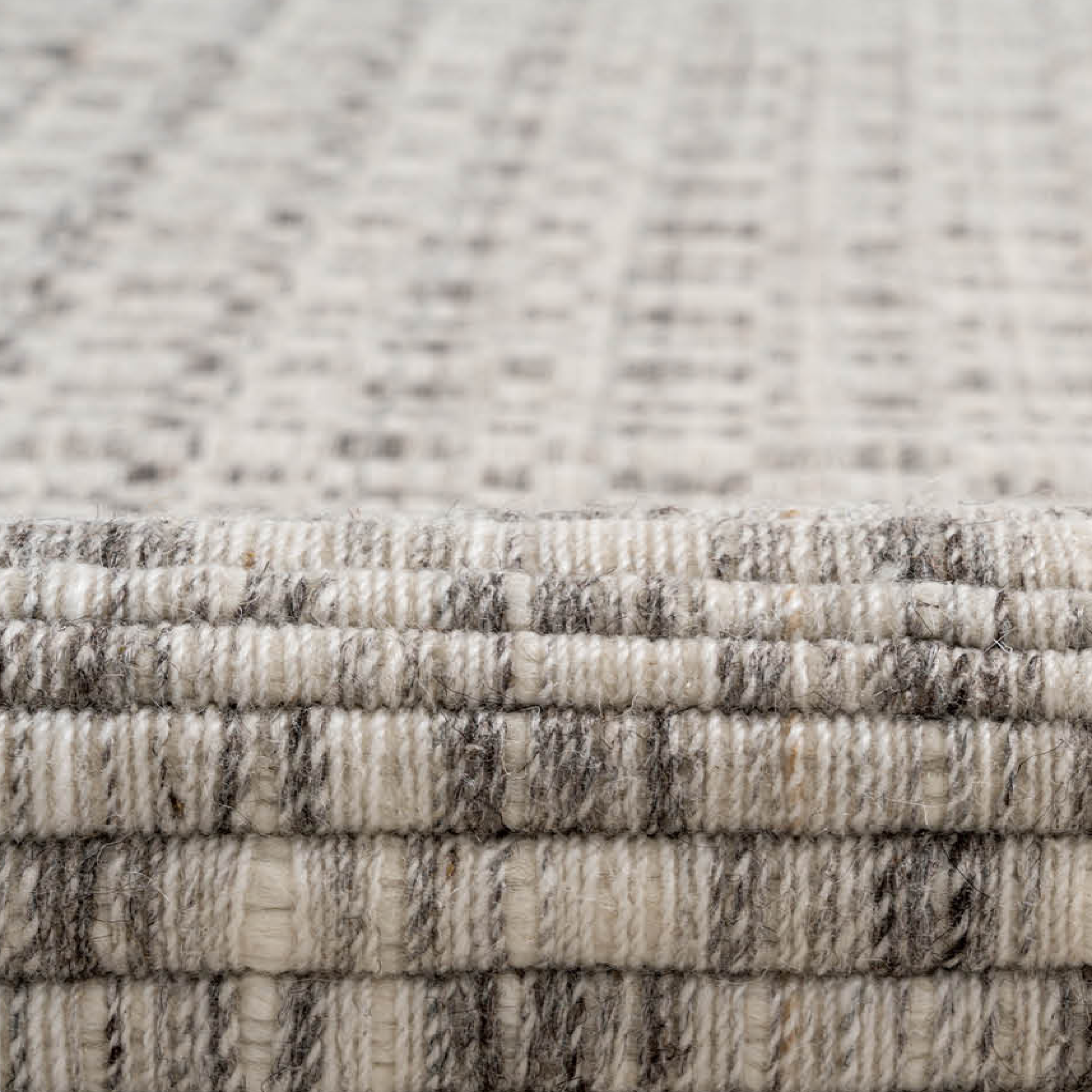 Damien Rug, 01