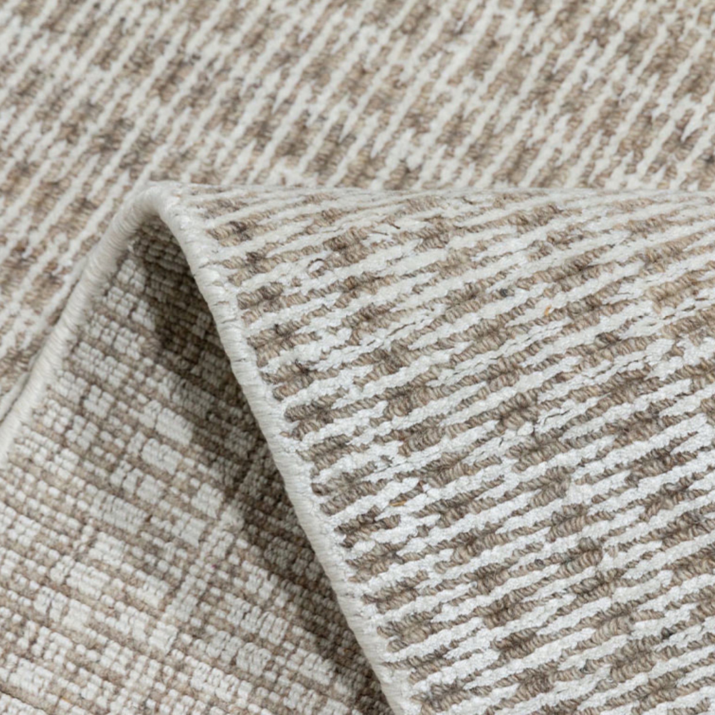 Llyod Rug, 01