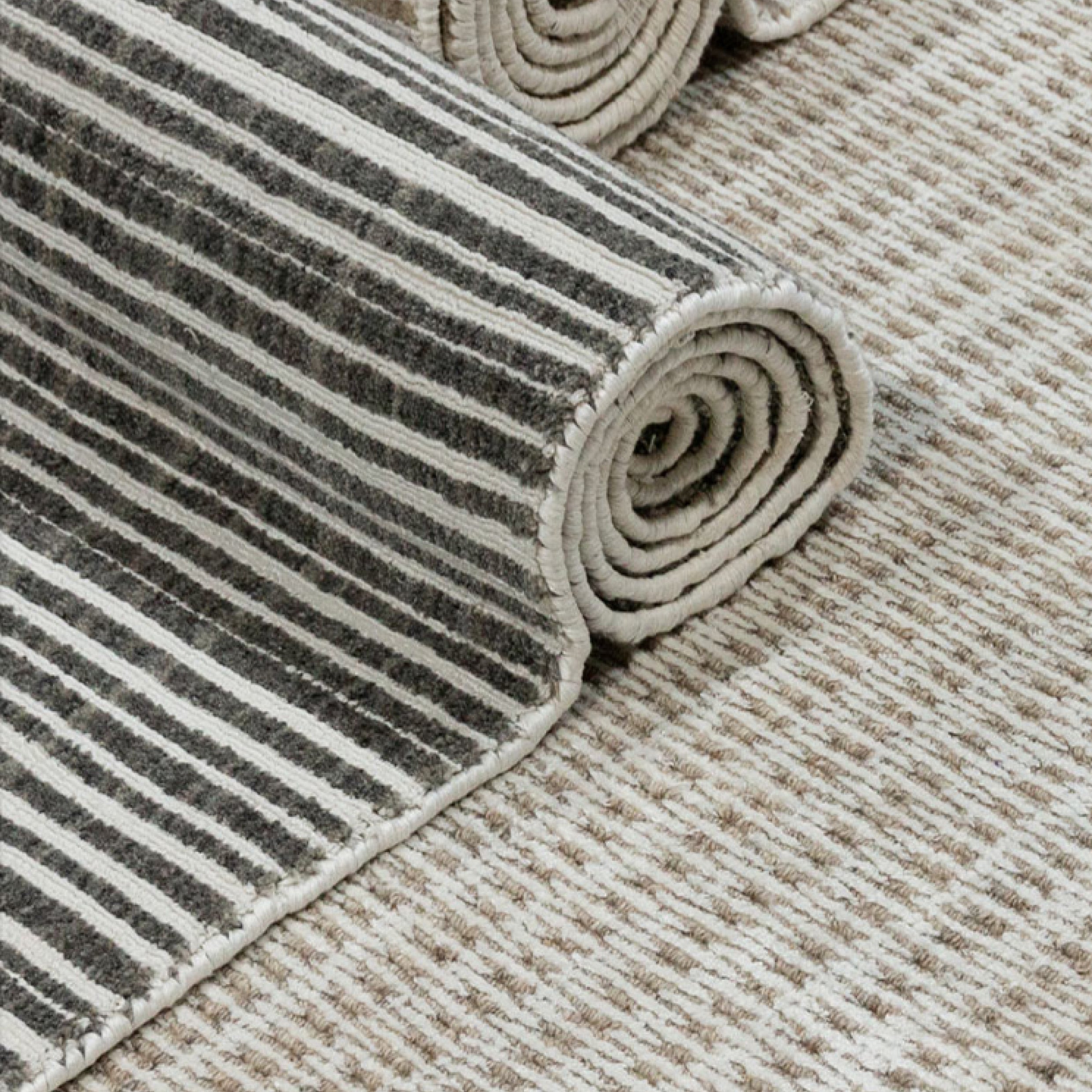 Llyod Rug, 01