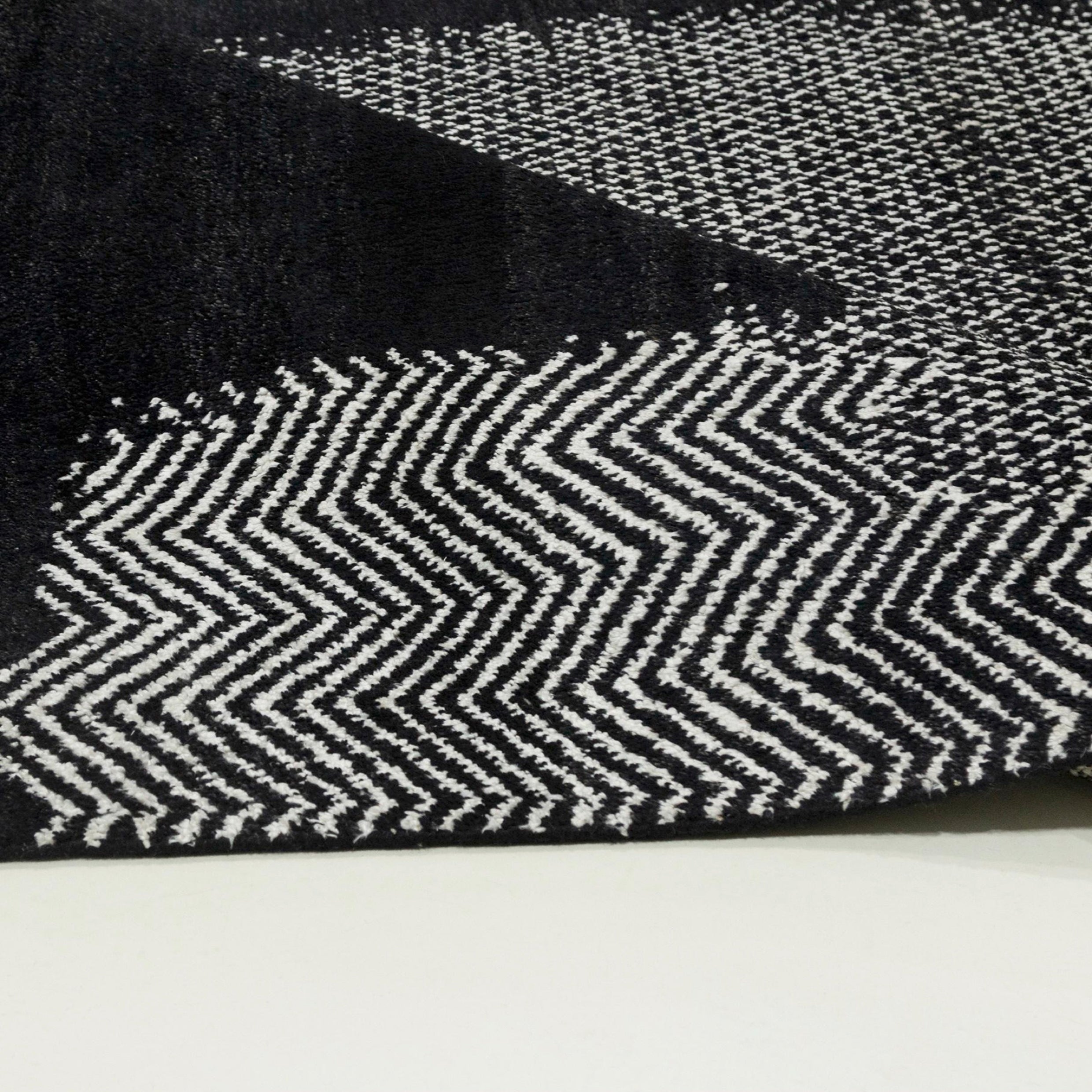 Nyra Rug, 01