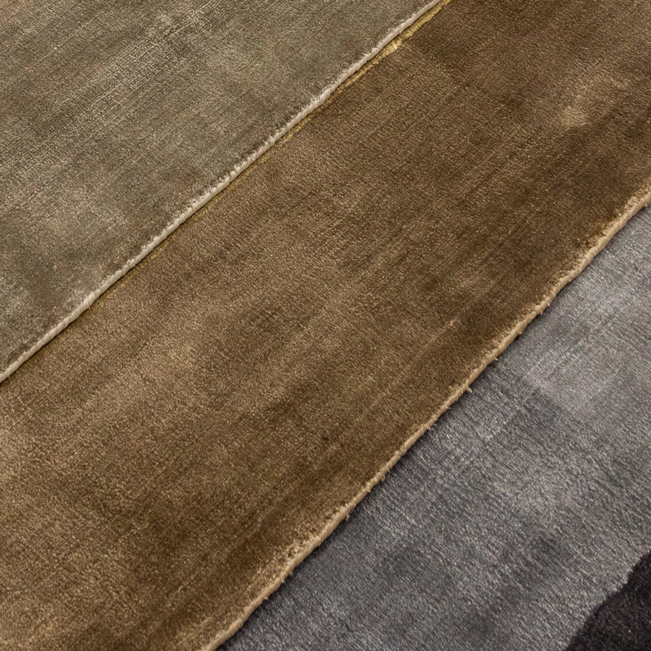 Tahj Rug, 02