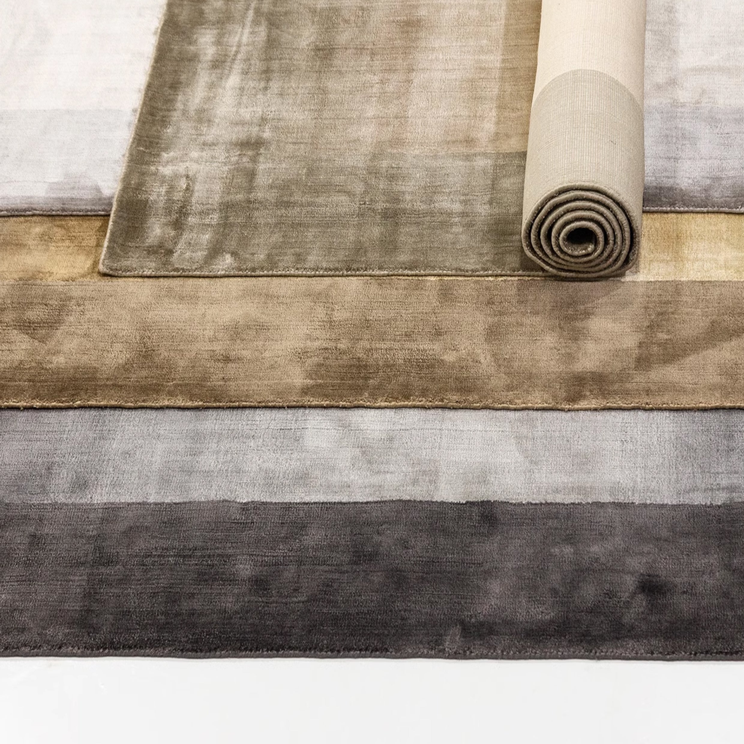 Tahj Rug, 02