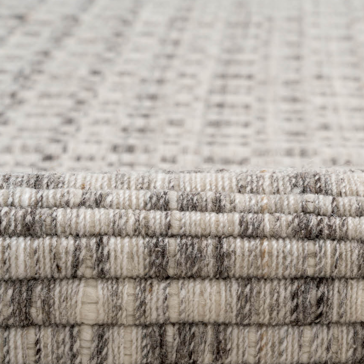 Damien Rug, 01