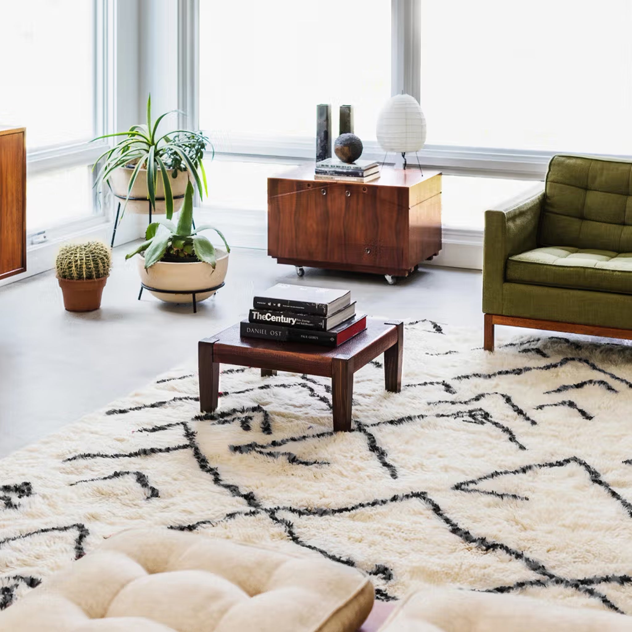 Khan Rug, Black/Natural